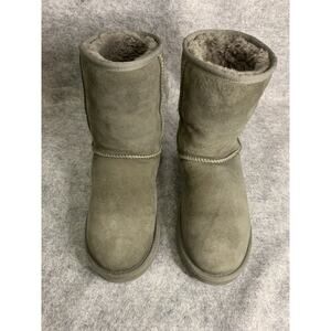 UGG Women's Classic Short II Boot In Gray, Size US 9, EU 40 1016223